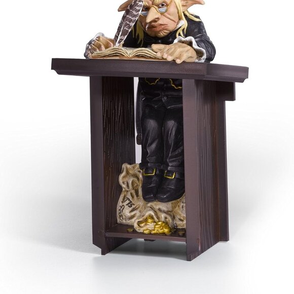 Noble Collection - Statue Harry Potter Magical Creatures - Gringotts Goblin 19cm - Picture 2 of 4